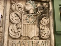 Rundreise Provence - Das Wappen der Herren von Les Baux &ndash; &copy; Ekkehard Villing (Eberhardt TRAVEL)