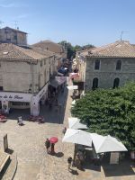 Rundreise Provence - Die Hauptstrasse von Aigues Mortes &ndash; &copy; Ekkehard Villing (Eberhardt TRAVEL)