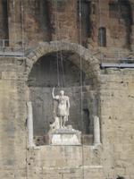 Tag Orange Augustusstatue im Theater