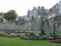 Tag 8 - 14 Vannes - Stadtmauer und umliegende Gartenanlage (1)