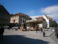 Straßburg, Gutenbergplatz mit typischen Karusell