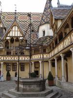 Beaune Brunnen im Hotel Dieu