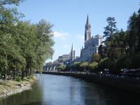 Blick auf Lourdes