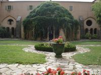 Valmagne Kreuzgang mit Brunnentempel