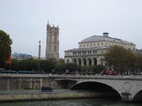 Blick auf Rathaus & Tour St. Jacques