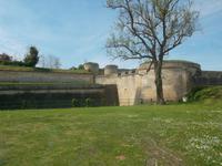 Flach ist die Vaubanfestung Blaye