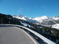 in den Pyrenäen lag überall noch Schnee