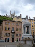 Blick auf die Notre-Dame de Fourvière vom Vieux Lyon aus