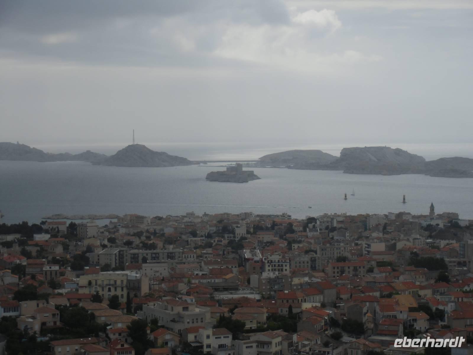 Blick auf Marseille und die vorgelagerten Inseln