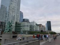 Stopp in La Defense
