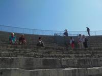 im antiken Theater von Arles 