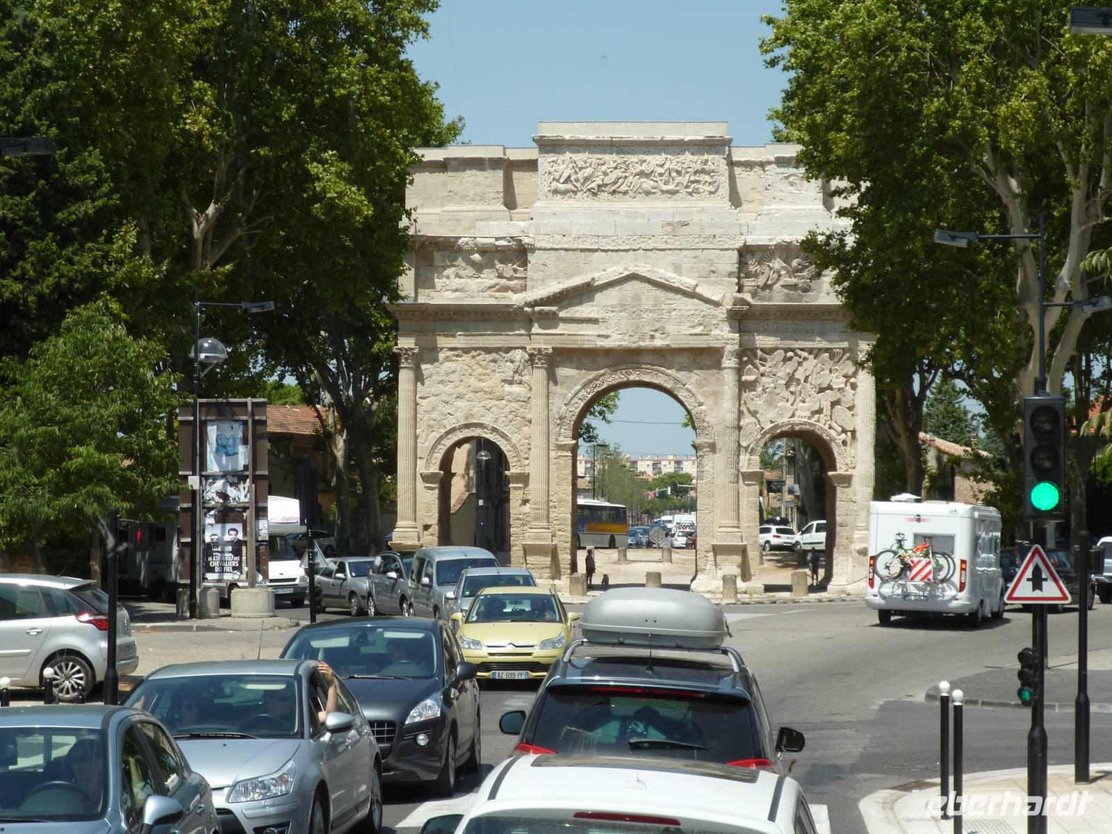 Monumetaltor in Orange 