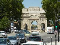 Monumetaltor in Orange 