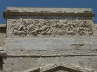 Monumetaltor in Orange 