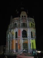 Die Mediathek in Chartres am Abend