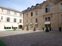 Versailles, Innenhof eines Antiquitätenhändlers