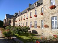 Kirche und Abteigebäude von Paimpont