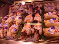 Bressehuhn aus der Region Bresse nordöstlich von Lyon, gelegen zwischen Jura und Saône