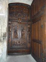 Linker und rechter Türflügel der Kirche St-Pierre