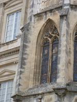 bemaltes Kirchenglas des Palast der Duché in Uzès