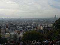 Blick von der weißen Kirche auf die Stadt