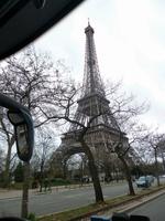 Blick auf den Eiffelturm von unserem Flitzer aus