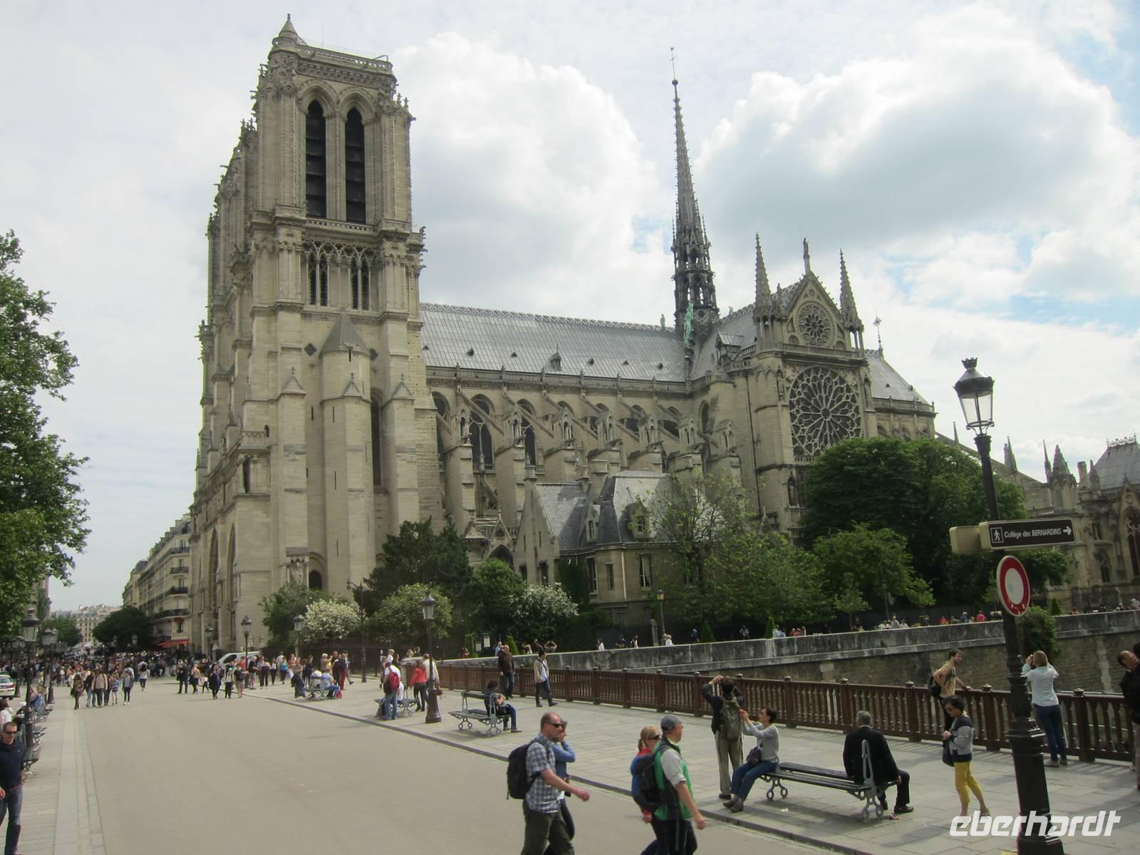 Stadtrundfahrt durch Paris - Notre Dame