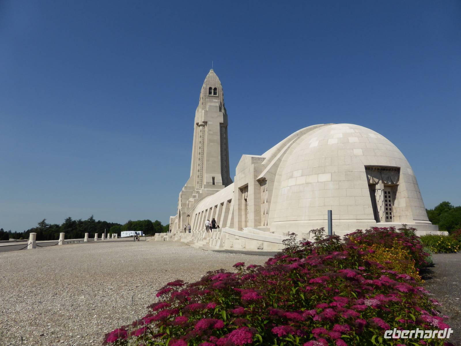 Verdun - Totenhalle Douaumont