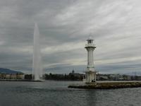 Genf - Fontäne mit Leuchtturm