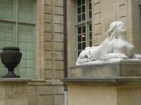 Sphinx im Hof des Hote de Sully