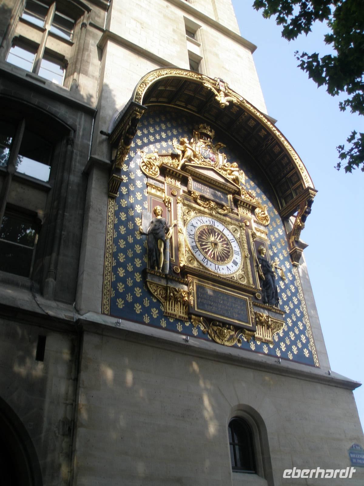 Große Uhr am Palais de Justice
