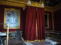 Das Bett des Königs im zentralen Schlafzimmer des Schlosses