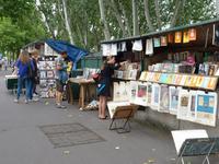 Bücherkisten an der Seine