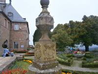 Die Weltzeitsonnenuhr im Klostergarten