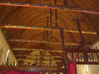 Trennwand zwischen Krankenbetten und Altarraum