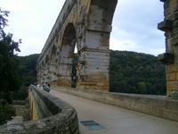 eine gigantische Aquadukt Brücke