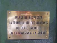 Hinweis das die Bewohner nicht gestört werden durch Touristen