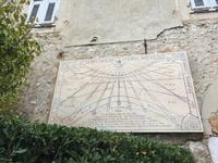 019Sonnenuhr am Franziskanerkloster