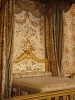 Das Bett des Königs im zentralen Schlafzimmer des Schlosses