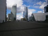 Beton, Glas und futuristische Architektur, das ist 