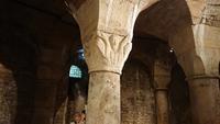 Archaisches- frühromanisches Kapitell  - in der Krypta St. Benigne in Dijon