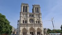 Außenansicht Notre Dame de Paris.jpg