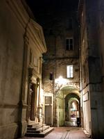 Avignon: In der Altstadt am Abend, die Mauer des Judenviertels