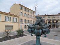 Brigitte Bardot  Brunnen St. Tropez
