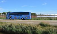 Bus wartet Außerhalb