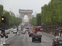 Champs Elysées mit Triumphbogen