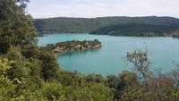 Der Lac du St. Cassien bei Grasse 