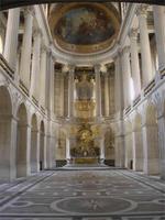Die Kirche in Versailles, Voltaire sagte, die sei ein Firlefanz