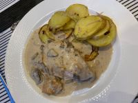 Escalope de volaille aux champignons et pomme de terre ro^tie