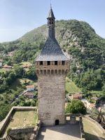 Frankreich - Rundreise Okzitanien: Foix - einer der drei Burgtürme